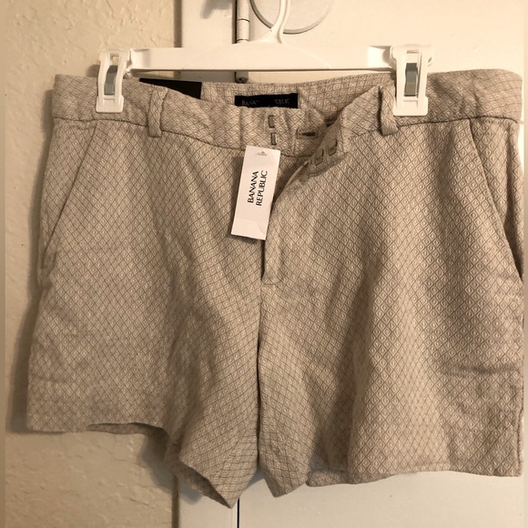 Banana Republic NWT Women’s 5 inch Patterned Shorts - Size 4 - Picture 1 of 5